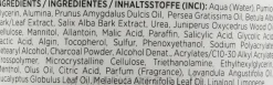 Erfrischendes und weichmachendes Fußpeeling mit Aktivkohle, Salicyl- und Milchsäure