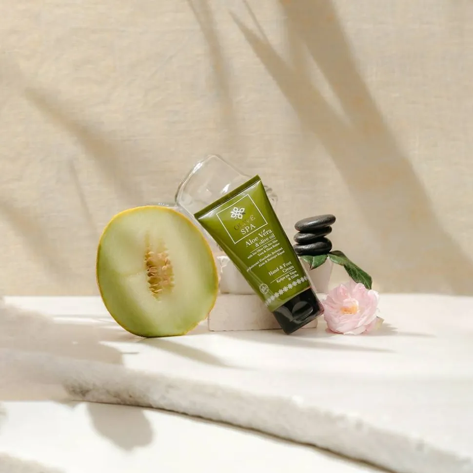 Feuchtigkeitsspendende Hand- und Fußcreme