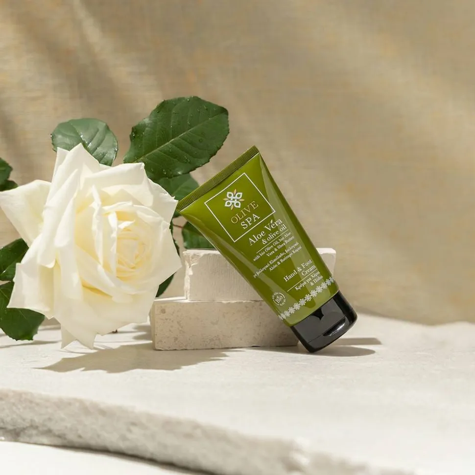 Feuchtigkeitsspendende Hand- und Fußcreme