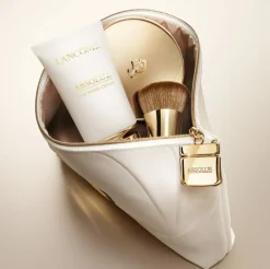 Feuchtigkeitsspendende und regenerierende Handcreme