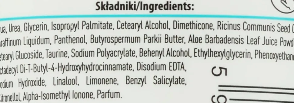 Fußcreme mit einem Feuchtigkeitskomplex aus 5 % Urea