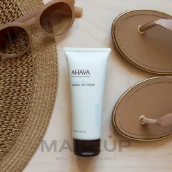 Fußcreme mit Mineralien aus dem Toten Meer