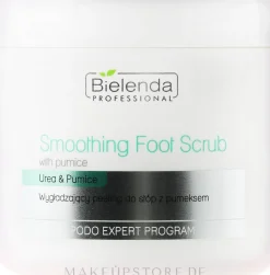 Glättendes Fußpeeling mit Urea und Bimsstein