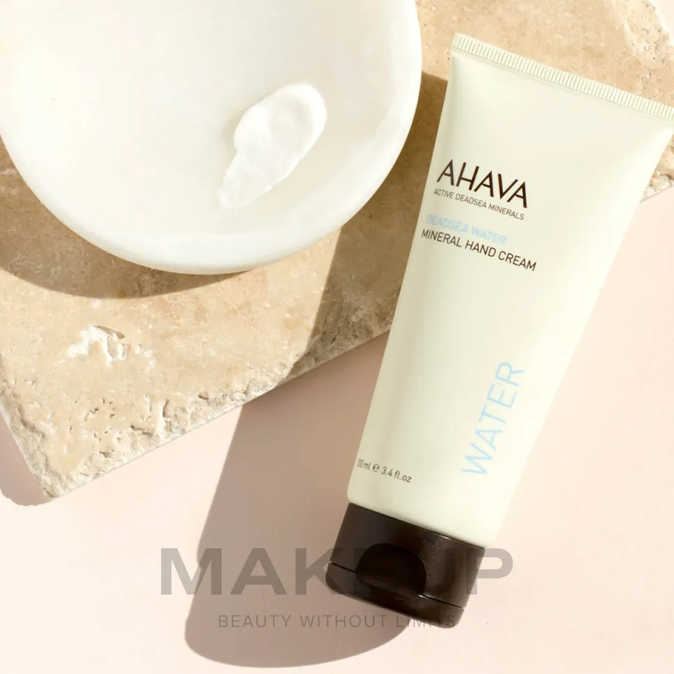 Handcreme mit Mineralien aus dem Toten Meer