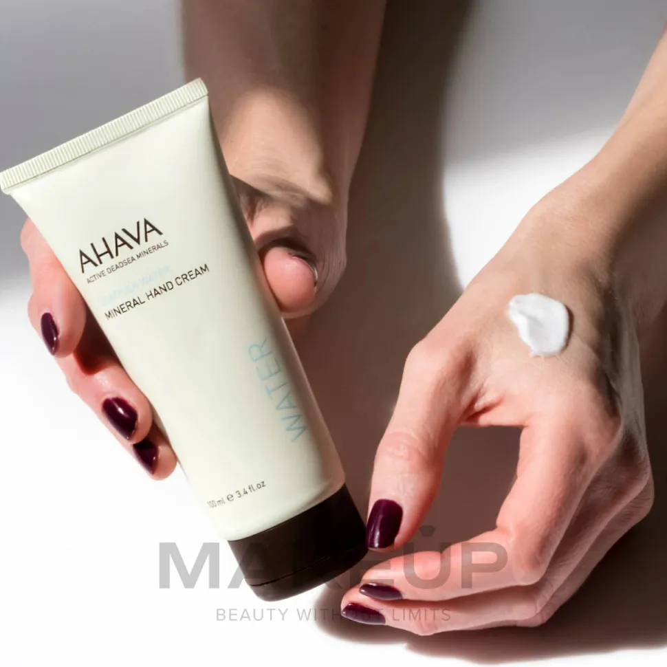 Handcreme mit Mineralien aus dem Toten Meer
