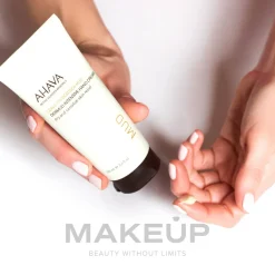 Intensiv pflegende, schützende und feuchtigkeitsspendende Handcreme mit Schlamm aus dem Toten Meer für trockene, raue, rissige und empfindliche Haut