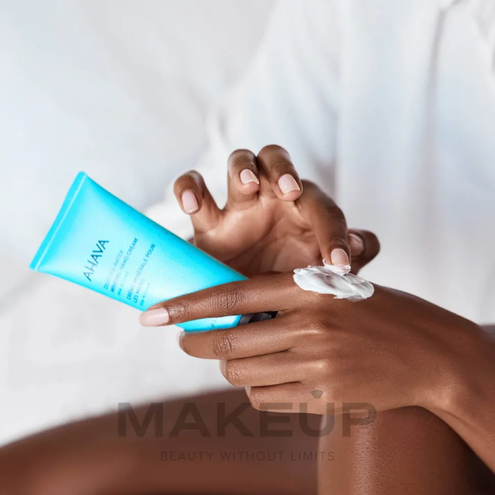 Mineralische Handcreme mit erfrischendem Meeresduft