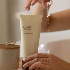 Mineralisches Duschgel mit Aloe Vera-Extrakt und Granatapfel- und Kirschblüten-Duft