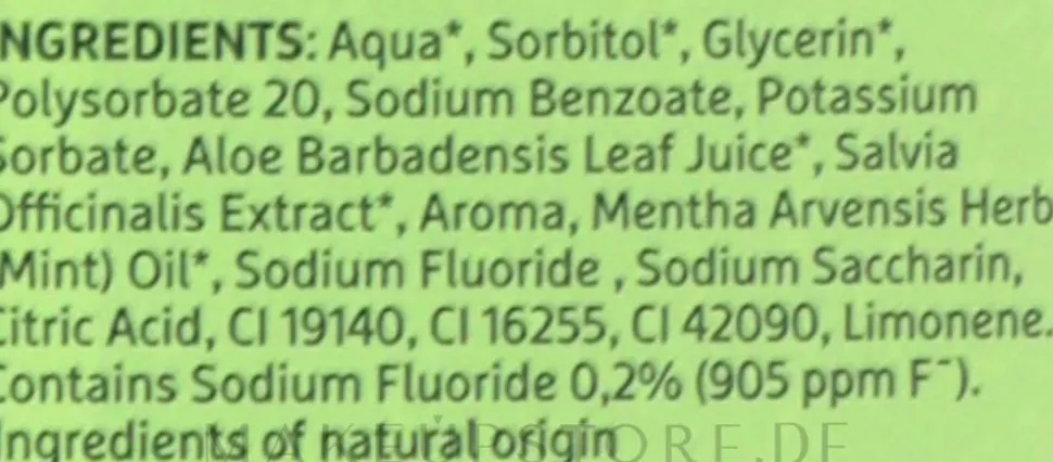 Mundspülung mit ätherischem Minzöl und Salbei-Extrakt
