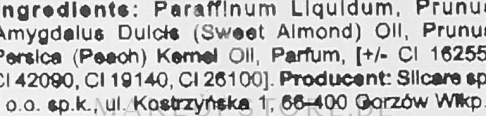 Nagel- und Nagelhautöl mit Blumen