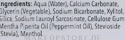 Natürliche aufhellende Zahnpaste mit Backsoda und Minze