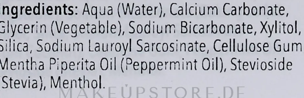 Natürliche aufhellende Zahnpaste mit Backsoda und Minze