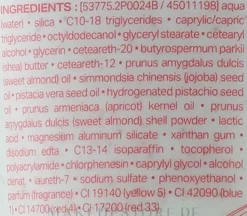 Peelingcreme mit Pistazie und süßem Mandelextrakt
