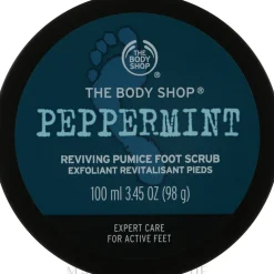 Pfefferminz-Fußpeeling mit Bimsstein