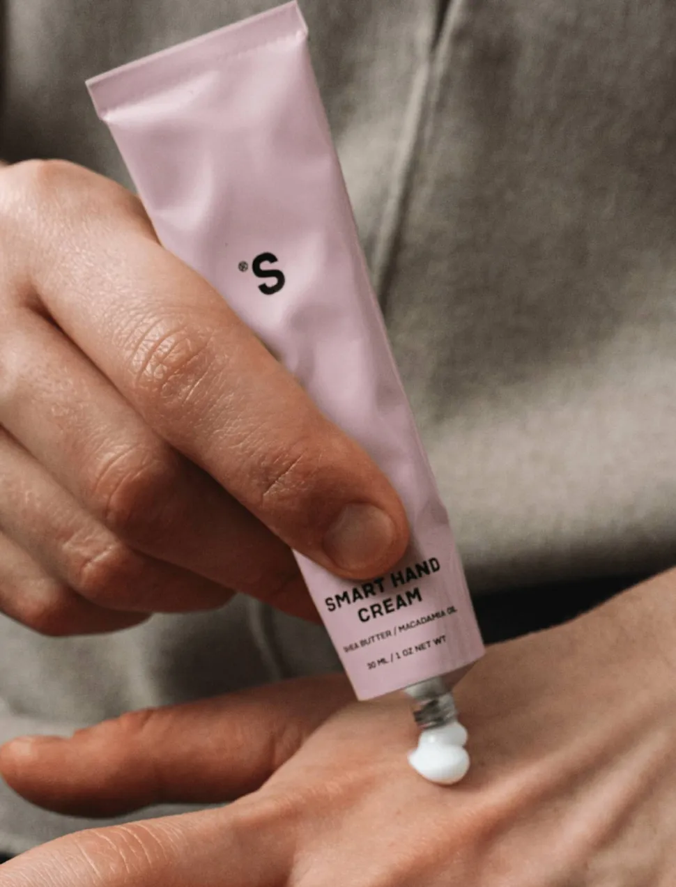 Pflegende Handcreme mit einem Nischenduft
