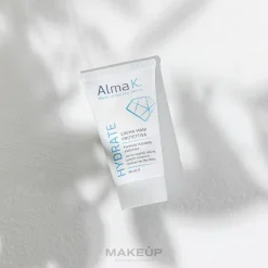 Schützende Handcreme mit Mineralien aus dem Toten Meer und Vitaminen